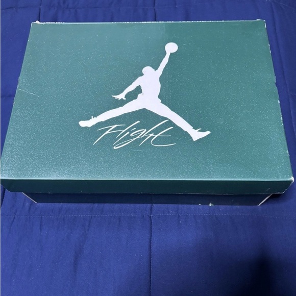 Jordan 4 Retro Oxidized Green 2024 
Size 12